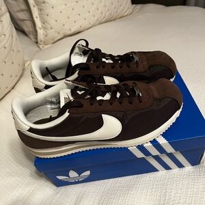 Nike Cortez Brown and White Athletic Shoes 9